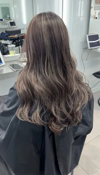 ロング カラー 表参道/ハイライト バレイヤージュのヘアスタイル