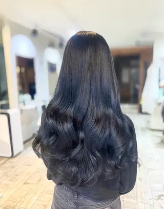 ロング カラー motel所属・雰囲気引き出す ✨大人レディのヘアスタイル