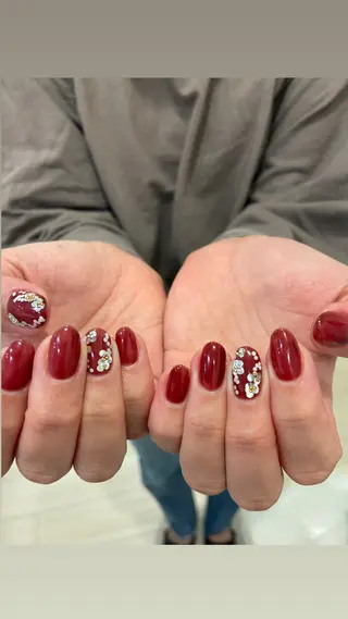 ネイル 13日3980円‼️ マグもデザインも◎のネイルデザイン