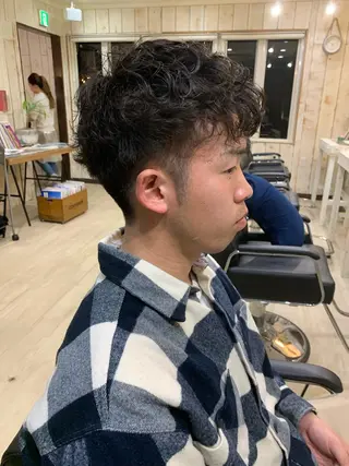 ショート パーマ ade omotesando所属・鷺谷 玲奈のヘアスタイル