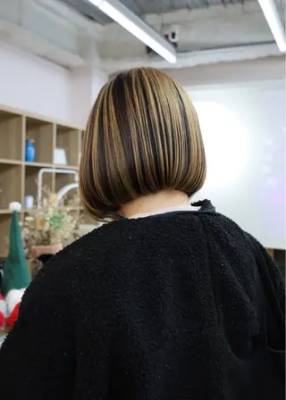 ショート カラー 五屋 美咲のヘアスタイル