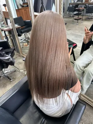 ロング カラー 大内 志穂のヘアスタイル