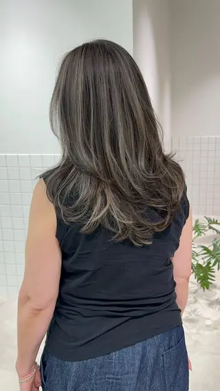 ロング カラー ハイライト、レイヤー カット/西梅田/中西のヘアスタイル