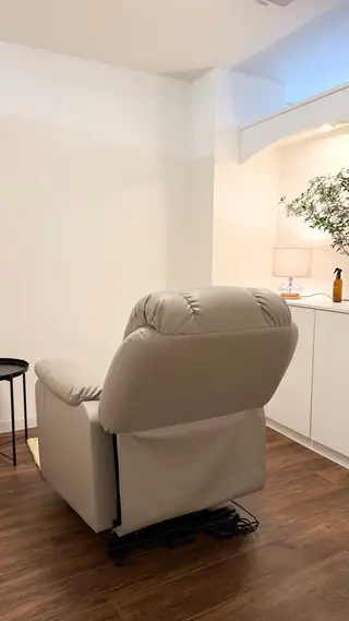 アイブロウ iplus まつげ、眉毛、耳つぼのマツエク・マツパデザイン