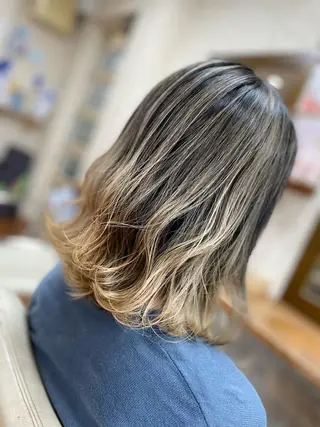 ミディアム LOPEZ LAB所属・🦁LOPEZLAB /RUNA🌙のヘアスタイル