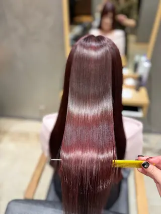 ロング カラー 羽根 ひよりのヘアスタイル