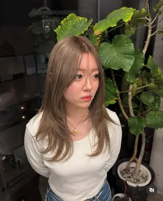カラー フジイ トワのヘアスタイル