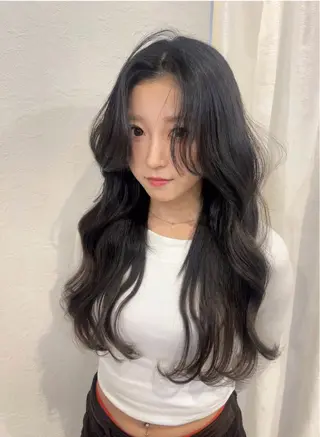 ロング velua chihiroのヘアスタイル