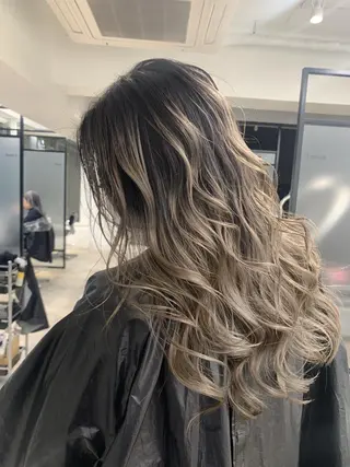 ロング カラー 及川シゲル 髪質改善講師のヘアスタイル