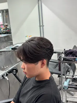 パーマ メンズハイトーン 北斗💍レイヤーのヘアスタイル