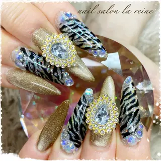 ネイル nail salon  la reine所属・nail salon la reineのネイルデザイン