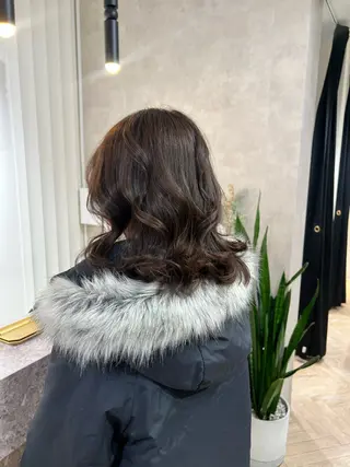 ミディアム カラー 茂木 未海のヘアスタイル