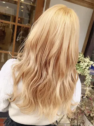 カラー わたなべ ゆりかのヘアスタイル