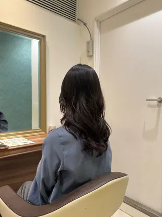 セミロング ﾃﾞｻﾞｲﾝｶﾗｰ Mirutayaのヘアスタイル