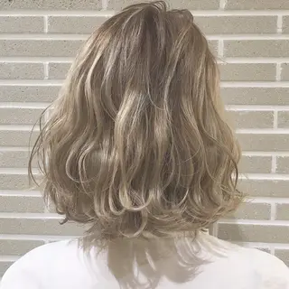 ミディアム 潟上 菜摘のヘアスタイル