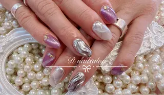 ミディアム R NAILSALONのネイルデザイン