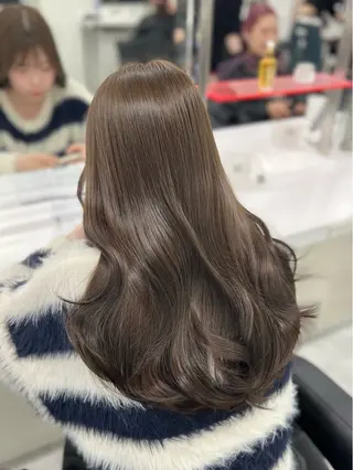 ロング カラー オリーブカラー🫒 レイヤーカット✂︎のヘアスタイル