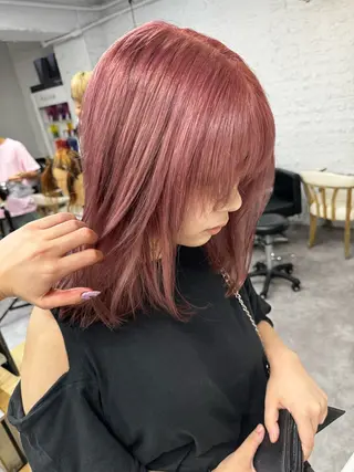 ミディアム カットカラー🩷 五島桜樫のヘアスタイル