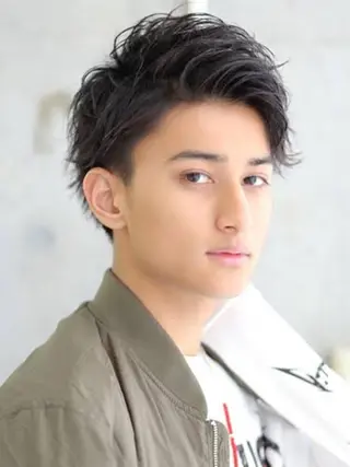 ミディアム カラー メンズ ブリーチ&似合せボブ 田中寛十のヘアスタイル