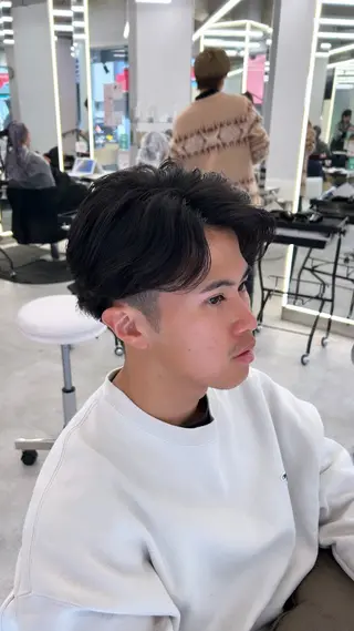 ショート パーマ メンズ 透明感ハイトーン特化 /ケアブリーチ/莉駒のヘアスタイル