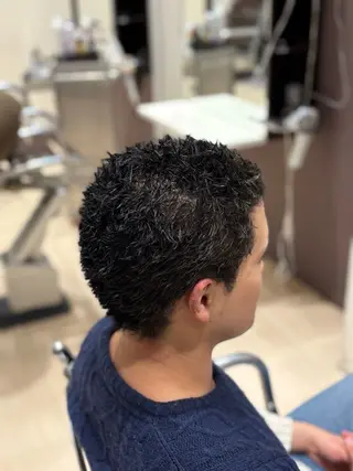 ショート カラー メンズ 三浦 航平のヘアスタイル