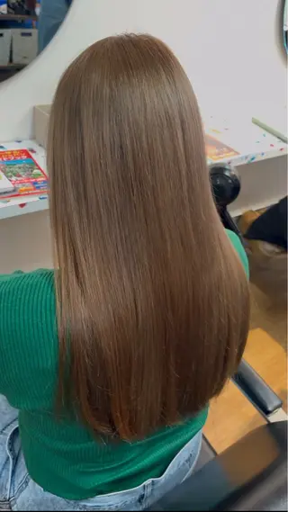 ロング カラー まろやかなベージュ 小池春樹のヘアスタイル