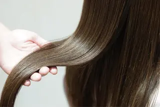 ロング 前田 梨沙のヘアスタイル