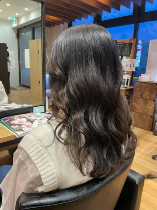 ロング WE RULE 札幌店 【ウィールール 札幌店】所属・✨️大人ショート 髙橋朋花のヘアスタイル