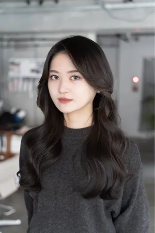 ロング ANLY.meijijingumae所属・レイヤーカット/ 前髪顔周りカットのヘアスタイル