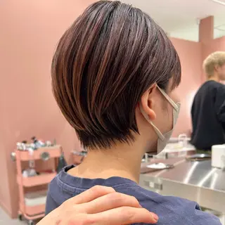 ショート ハイトーン/ブリーチ 似合せカット/パーマのヘアスタイル