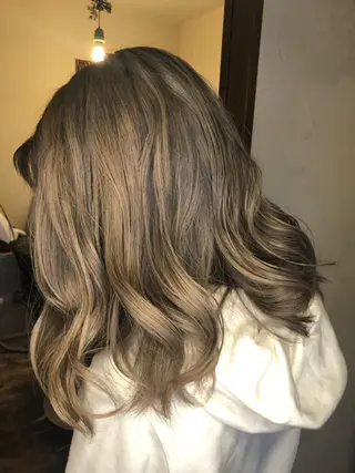 セミロング カラー 刀根 亮馬のヘアスタイル