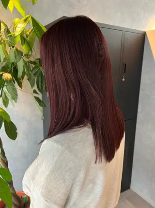 セミロング 小山洋次/阪急茨木/ 透明感カラーショートのヘアスタイル