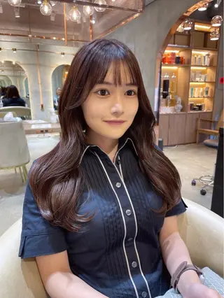 ロング Kanami/韓国風 /艶カラーのヘアスタイル