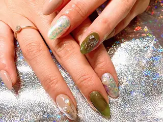 ネイル THECOLORS所属・近貞 莉奈のネイルデザイン