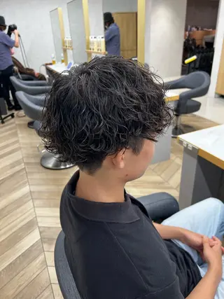 ミディアム パーマ メンズ 🪐メンズ特化 ヤマクラ　タイキのヘアスタイル