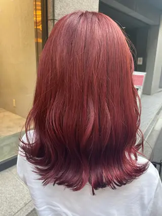 ミディアム 横山 菜摘のヘアスタイル