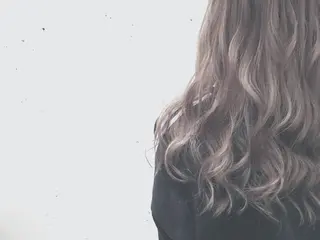 ロング カラー てんま さやかのヘアスタイル