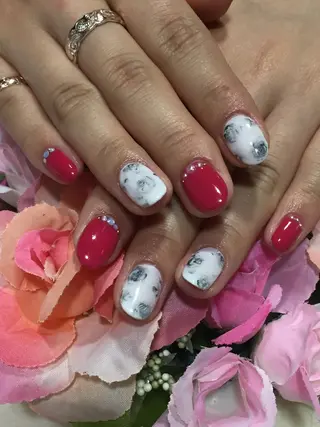 ネイル Sympa 𝓜iwako🐰ᩚのネイルデザイン