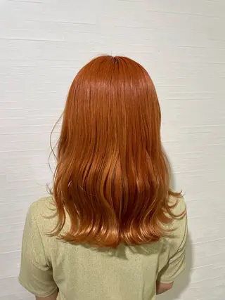 ミディアム 緑川 佳薫のヘアスタイル