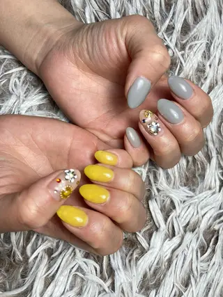 ミディアム ネイル ✴︎ Delightのネイルデザイン