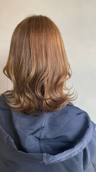 ミディアム カラー 🪐SOURCE 塚口　シマブクロ🪐のヘアスタイル