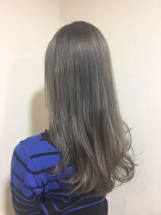 カラー 工藤 綾華のヘアスタイル
