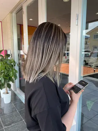 カラー olume(オルメ)所属・山田隆成/韓国カット バレ、ハイライト得意のヘアスタイル