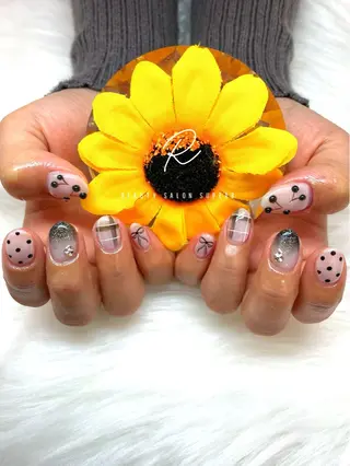 ネイル R MIIのネイルデザイン