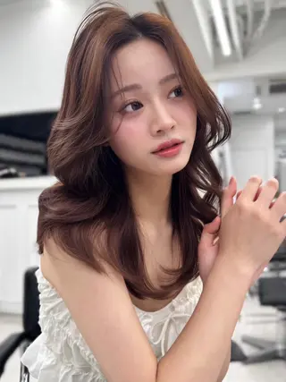 セミロング 岡田 聖蘭のヘアスタイル