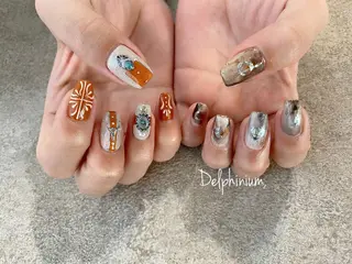 ネイル 岡本 友恵のネイルデザイン