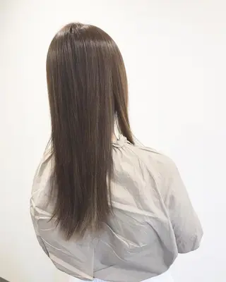 セミロング カラー エイト ウメダのヘアスタイル
