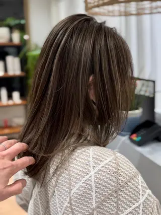 ミディアム カラー 白髪ぼかしハイライト 💫ミネ　ヒロシのヘアスタイル