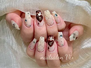 ネイル ✨Nailsalon Vi+✨のネイルデザイン