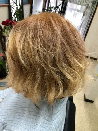 ショート カラー ヘアサロン モカ所属・石塚 浩のヘアスタイル